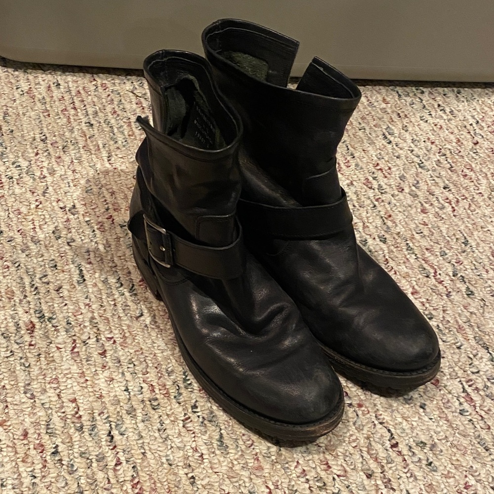 Frye Black Leather Ankle Chelsea Boots